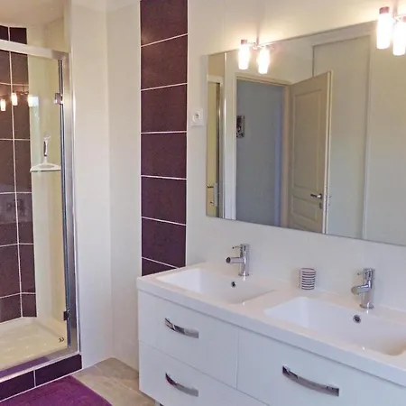 Casa vacanze Beautiful In Eyliac Eyliac